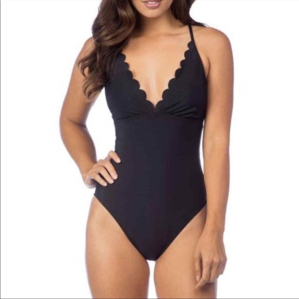 EUC LA BLANCA Solid Black Petal One Piece swimsuit